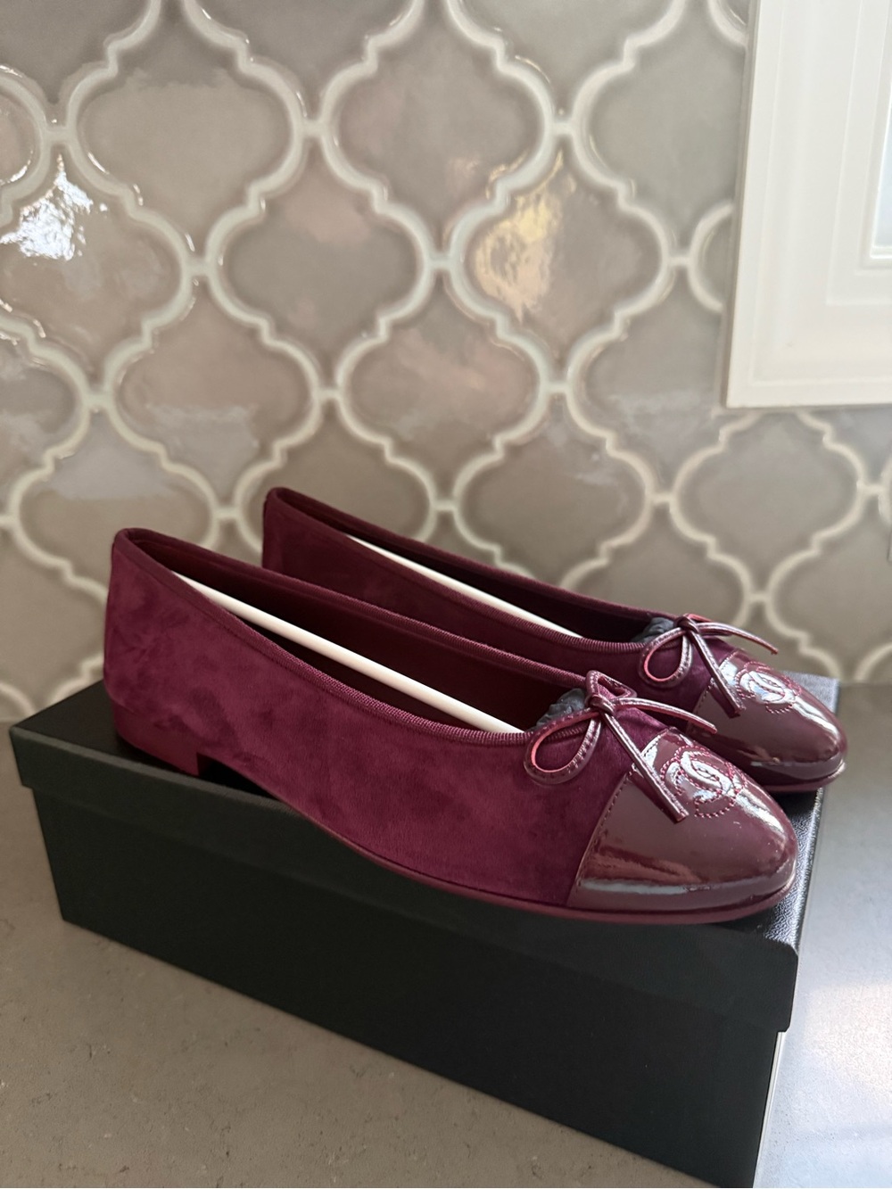 BNWT Chanel 26A Suede Calfskin & Patent Leather Burgundy Ballet Flat, Size 39.5